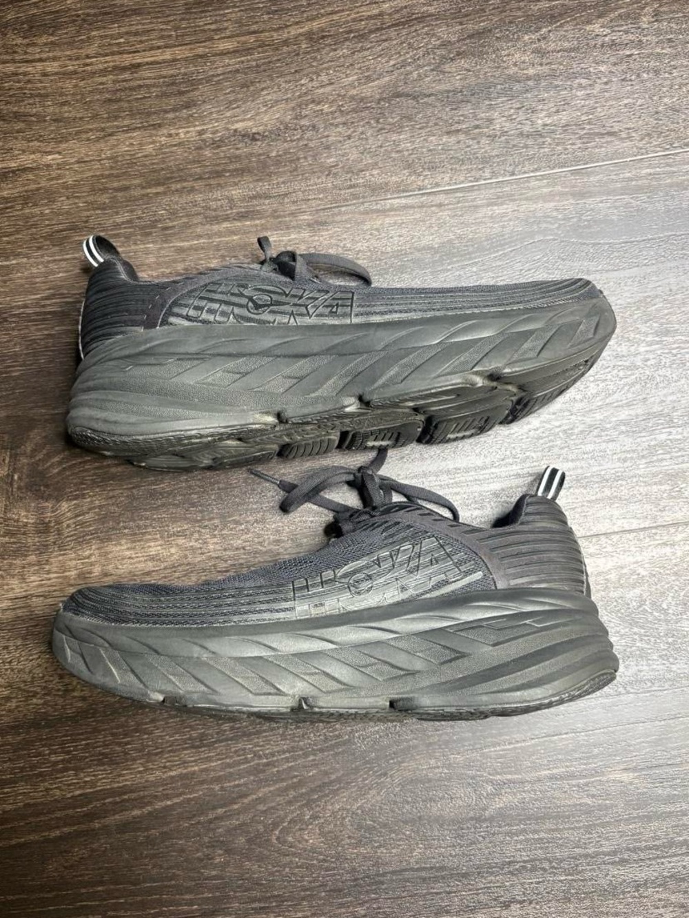 HOKA ONE ONE Bondi 6 Triple
Black Running Shoes Women’s Size 10